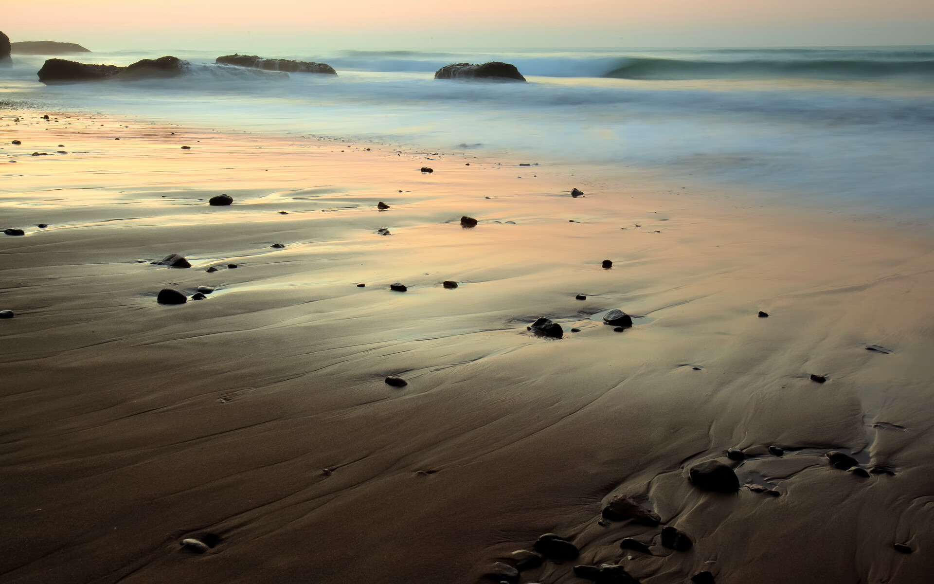 女篮国家队强化防守协同提升团队防守强度,女生篮球防守技巧